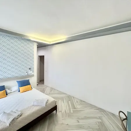 Luisella - Un Letto Ideale ガエータ